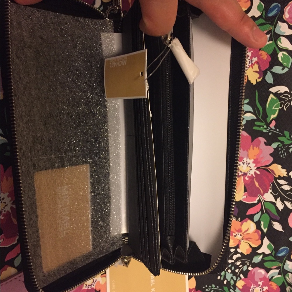 Mk Wallets - Picture 2 of 2